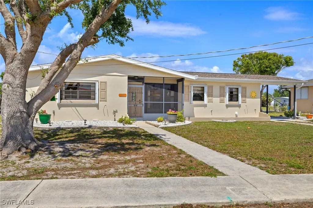 128 Rodgers Avenue NE Port Charlotte FL 33952