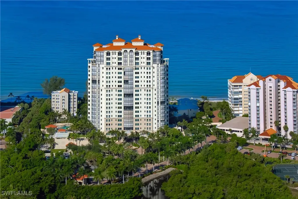 81 Seagate Drive Naples FL 34103