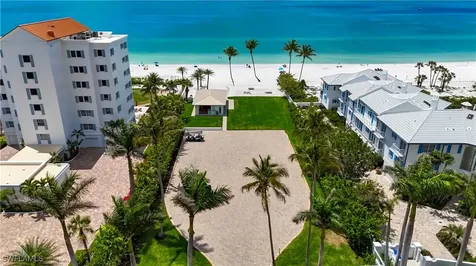 81 Seagate Drive Naples FL 34103