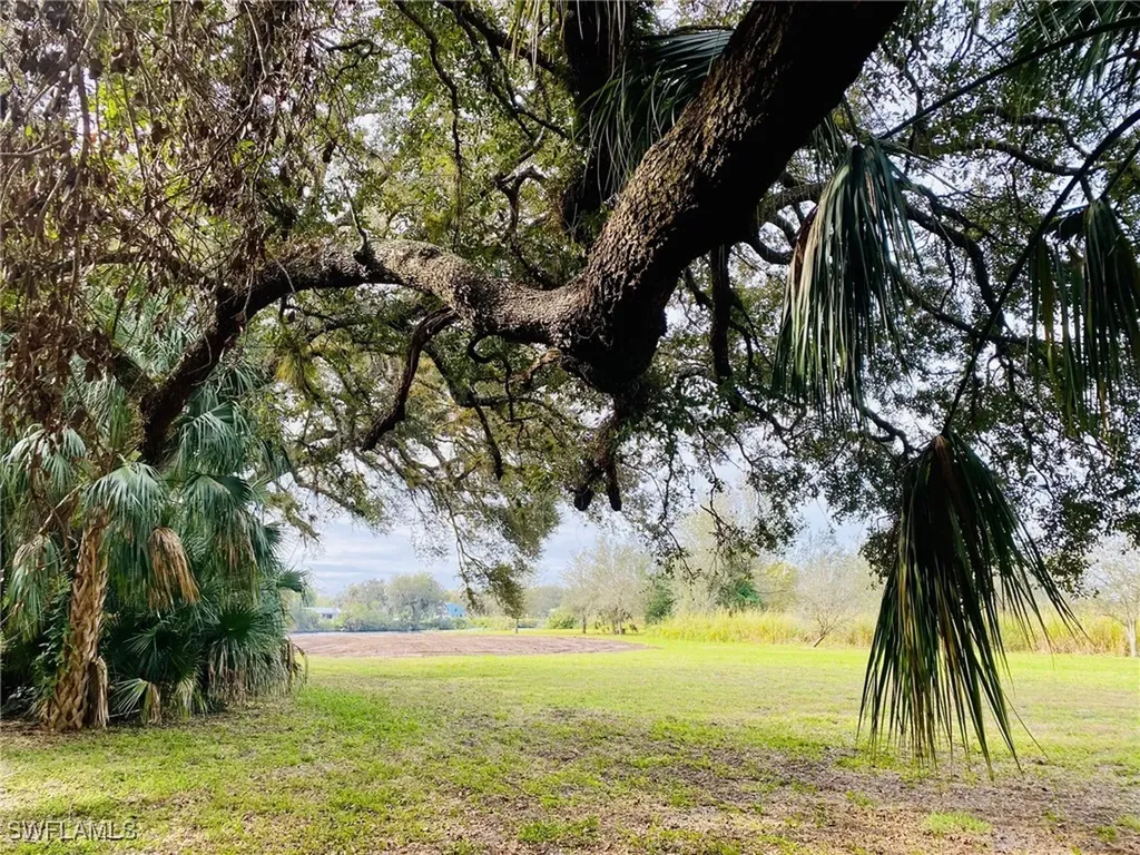 3771 Cr-78 Labelle FL 33935