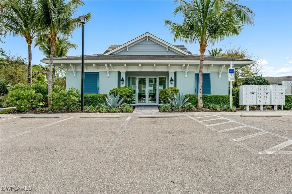 6948 Avalon Circle Naples FL 34112