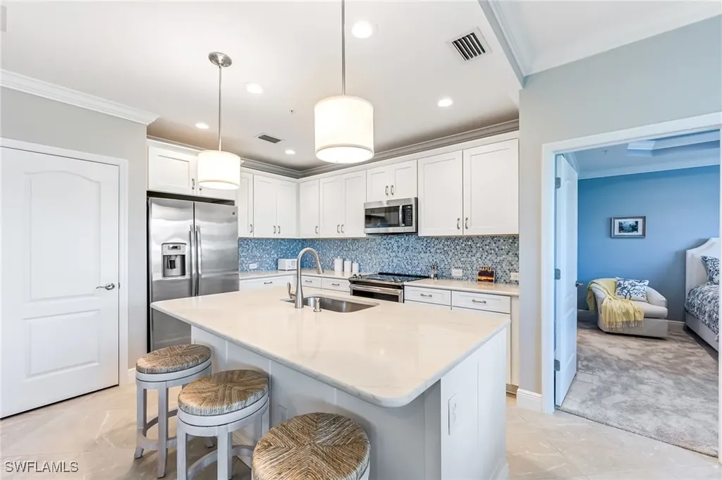 6948 Avalon Circle Naples FL 34112