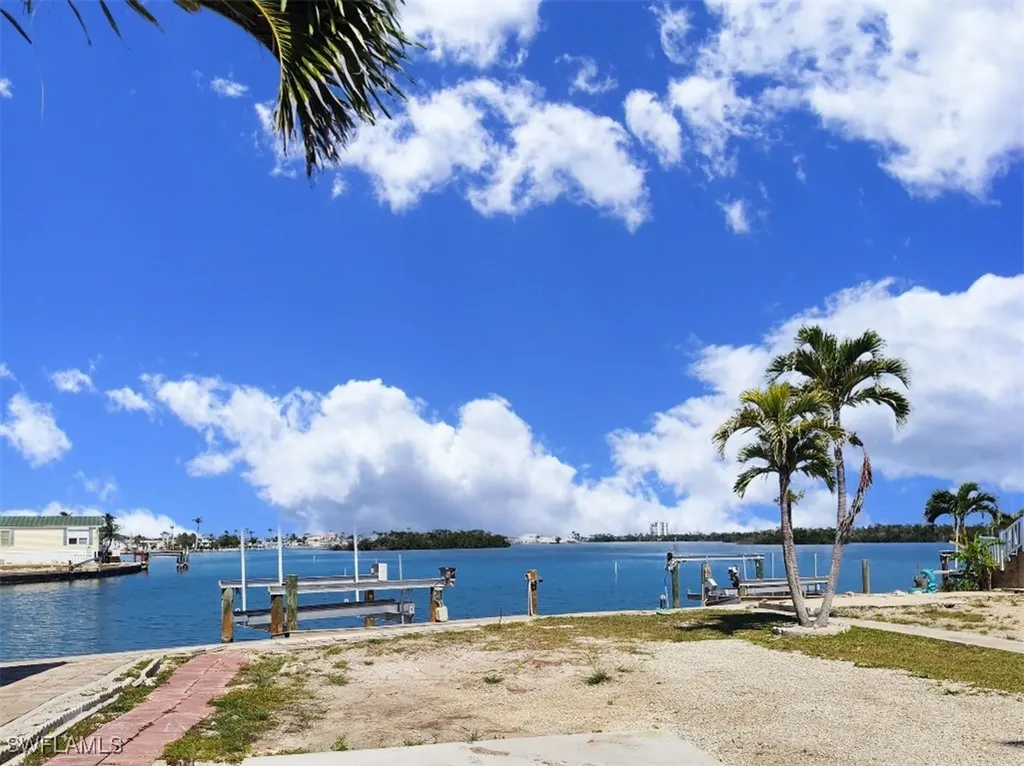 84 Blackbeard Way Fort Myers Beach FL 33931