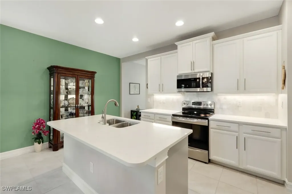 28293 Seasons Tide Avenue Bonita Springs FL 34135