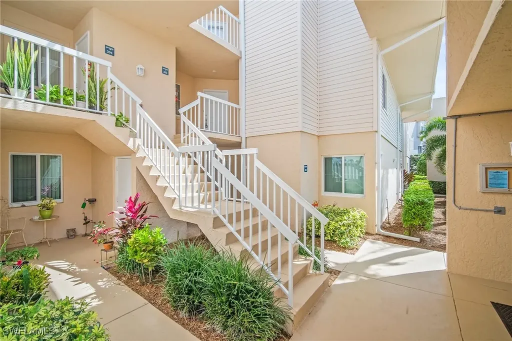 2651 Citrus Lake Drive Naples FL 34109
