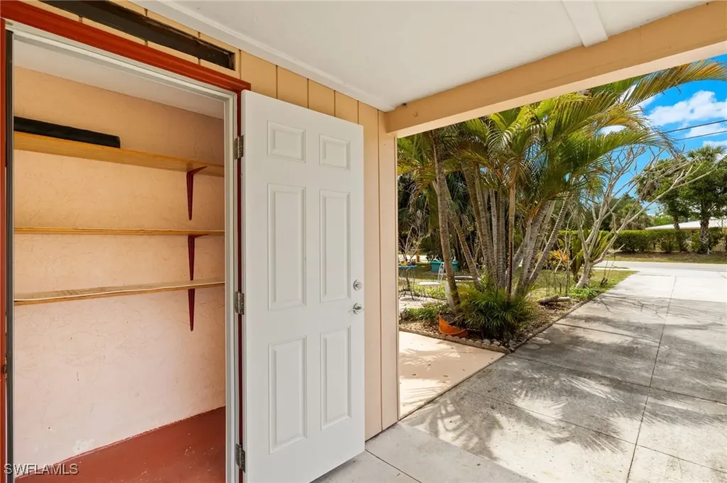 1011 El Mar Avenue Fort Myers FL 33919