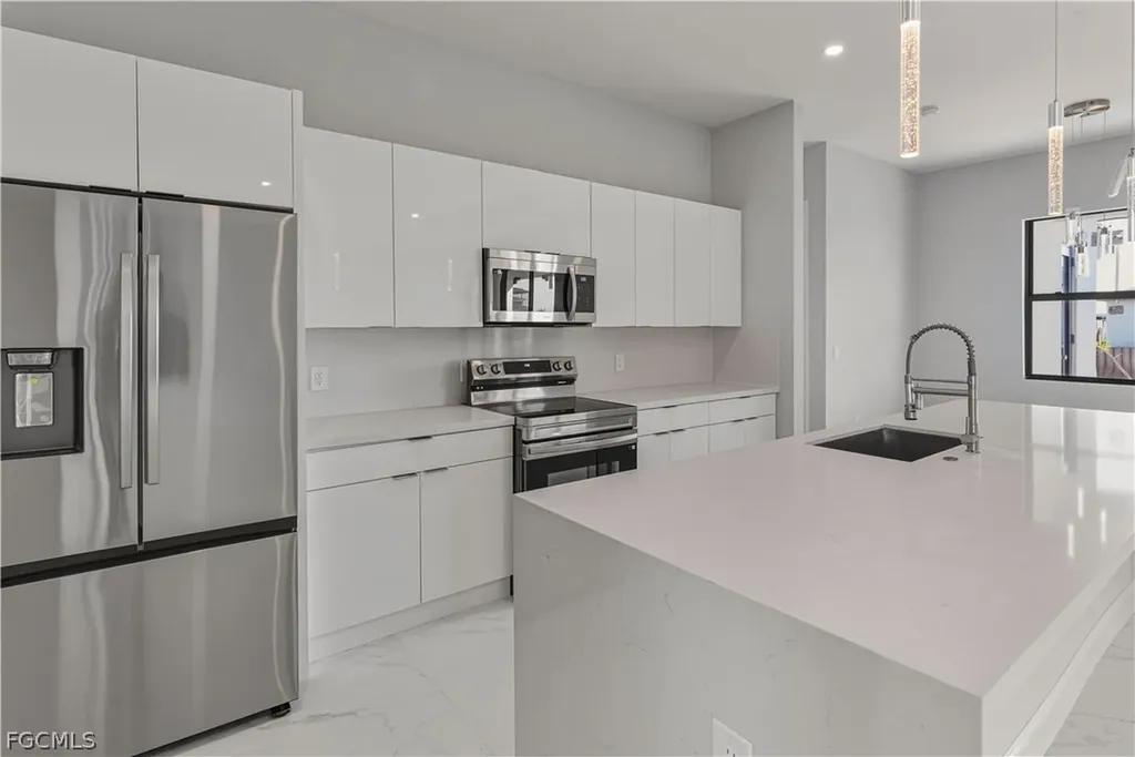 4214 NW 32nd Street Cape Coral FL 33993