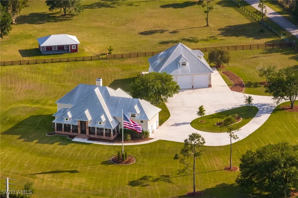 16900 N River Road Alva FL 33920