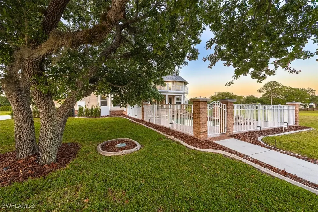 16900 N River Road Alva FL 33920