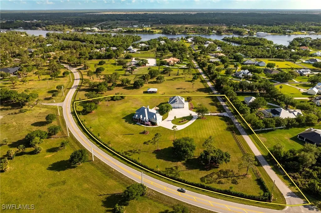 16900 N River Road Alva FL 33920