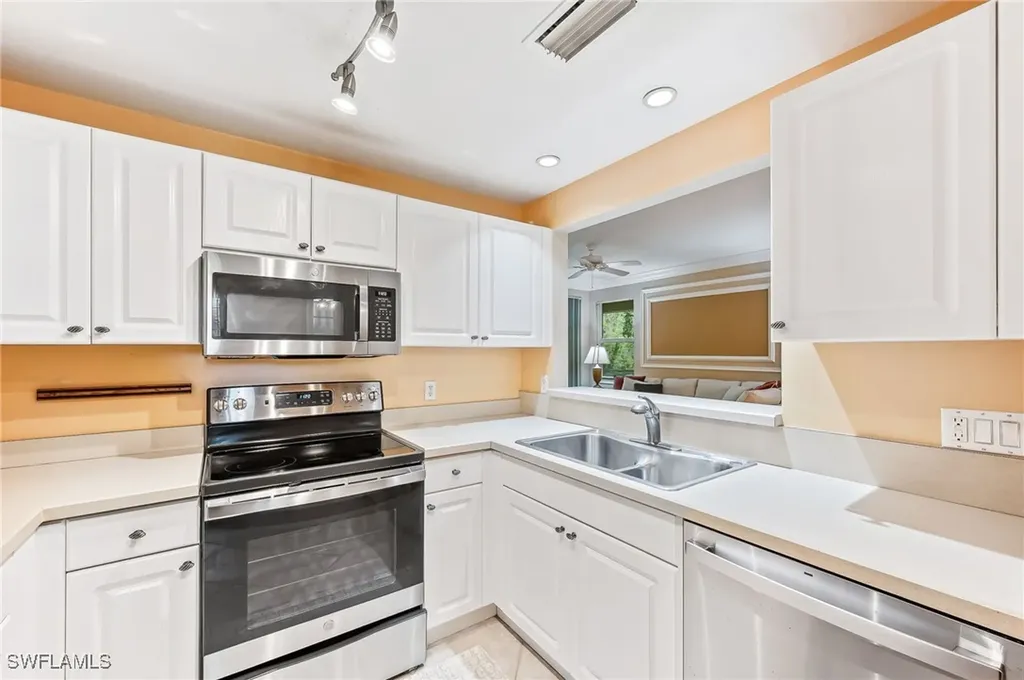 6765 Huntington Lakes Circle Naples FL 34119