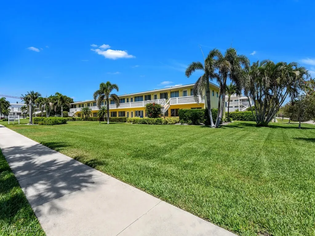 473 12th Avenue S Naples FL 34102