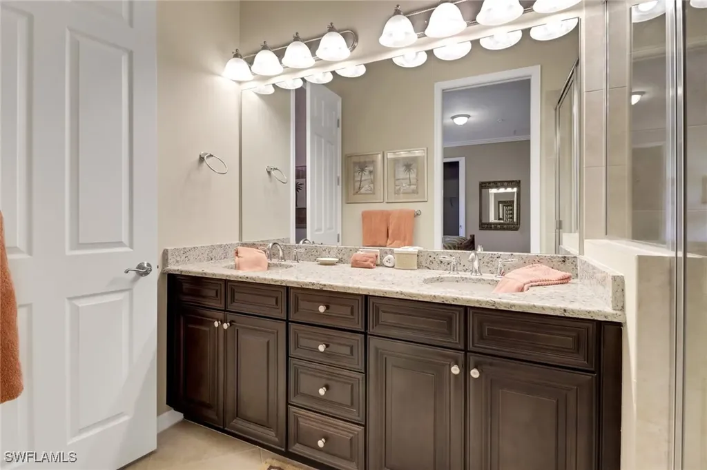 9065 Albion Lane N Naples FL 34113