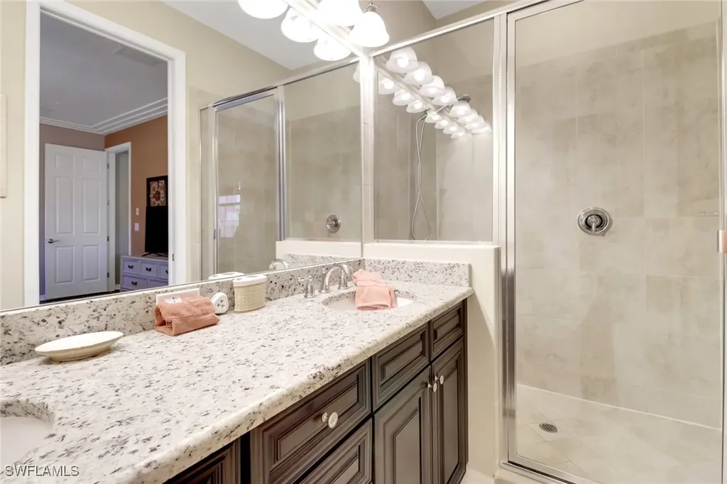9065 Albion Lane N Naples FL 34113