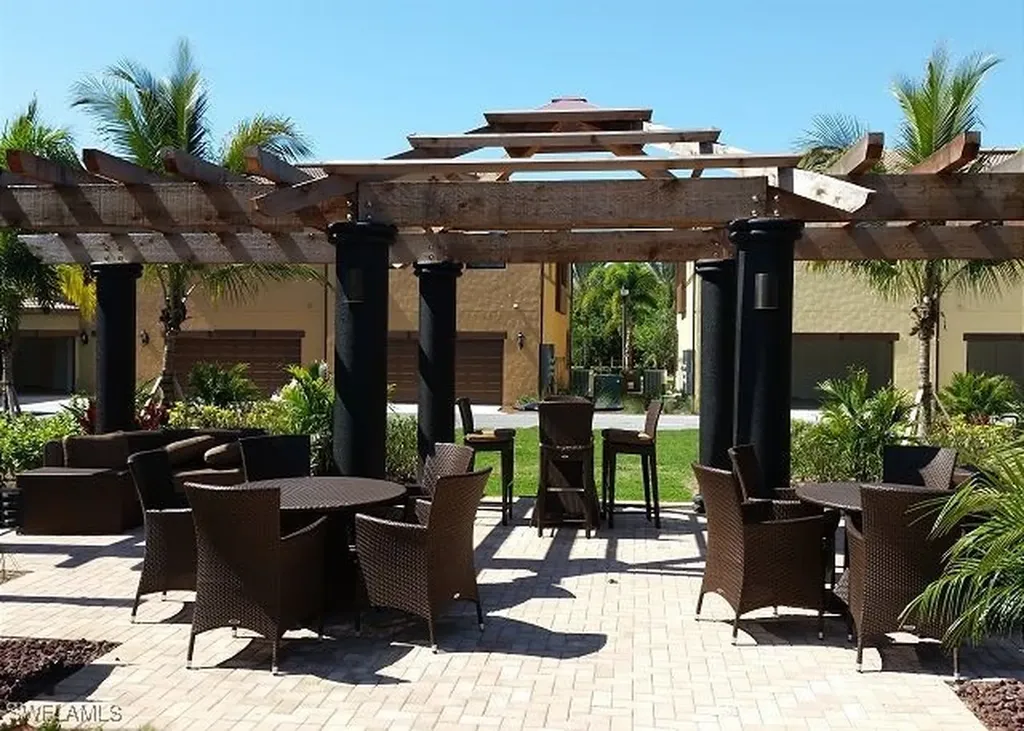 9065 Albion Lane N Naples FL 34113