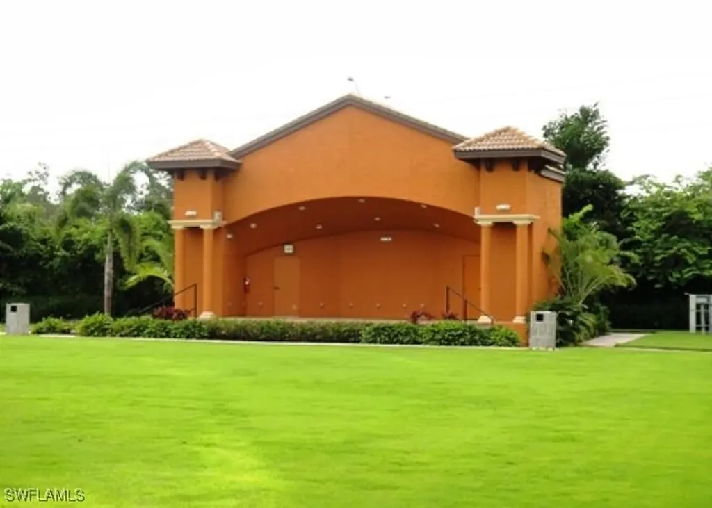 9065 Albion Lane N Naples FL 34113