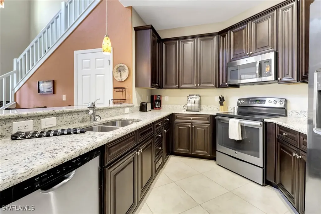 9065 Albion Lane N Naples FL 34113