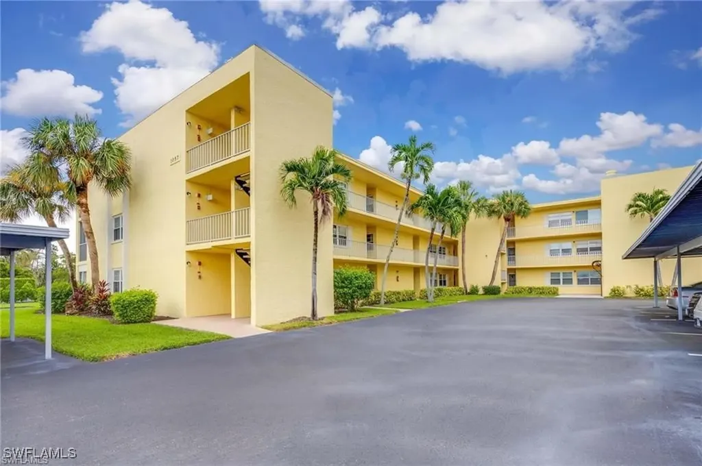 1057 Forest Lakes Drive Naples FL 34105