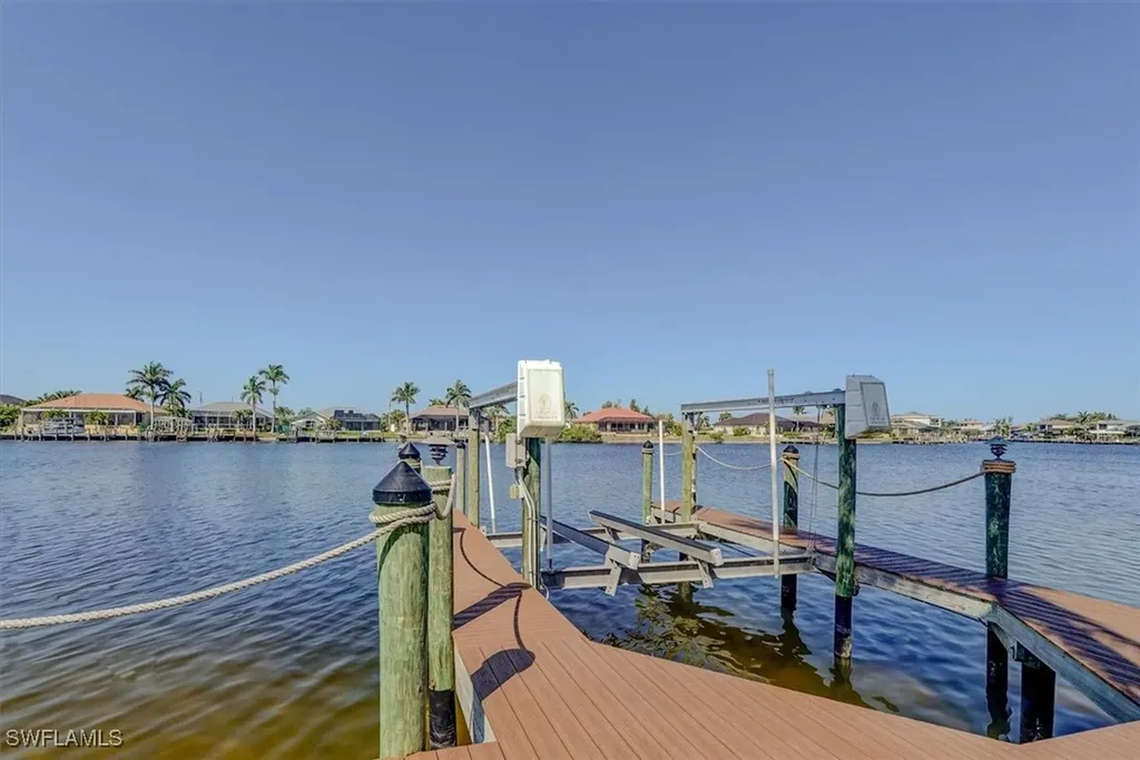 330 SW 33rd Avenue Cape Coral FL 33991