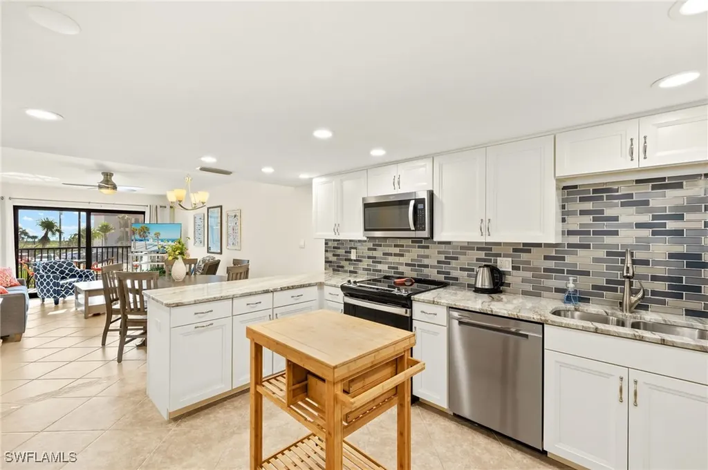 671 E Gulf Drive Sanibel FL 33957