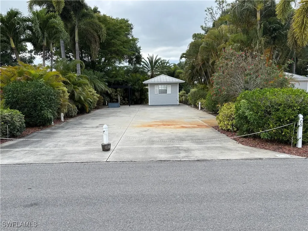 5758 Burrwood Court Fort Myers FL 33905