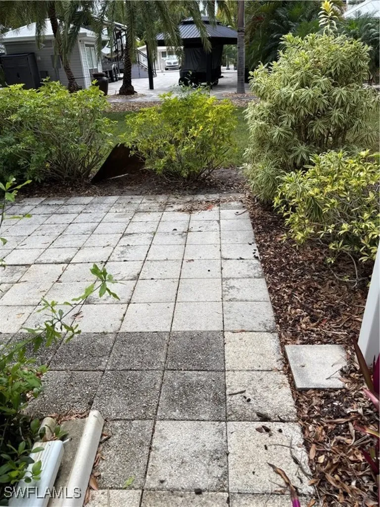 5758 Burrwood Court Fort Myers FL 33905