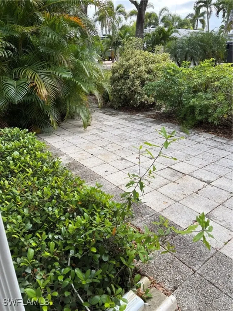 5758 Burrwood Court Fort Myers FL 33905