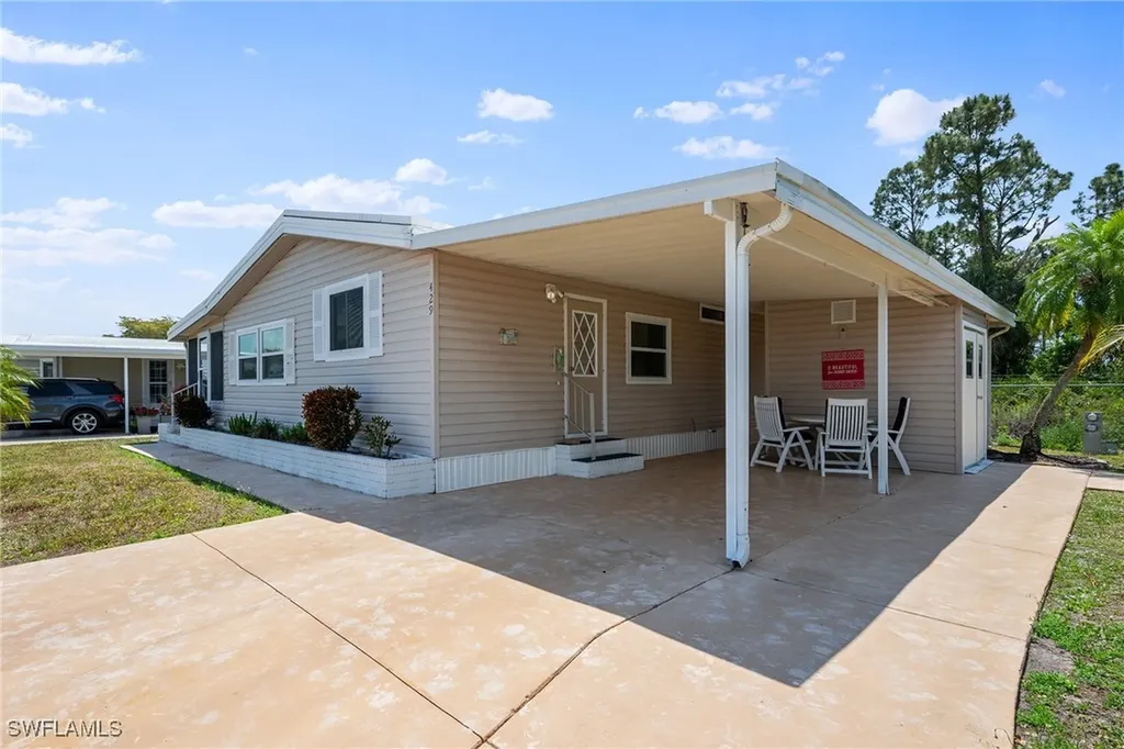 429 Archer Lane North Fort Myers FL 33903