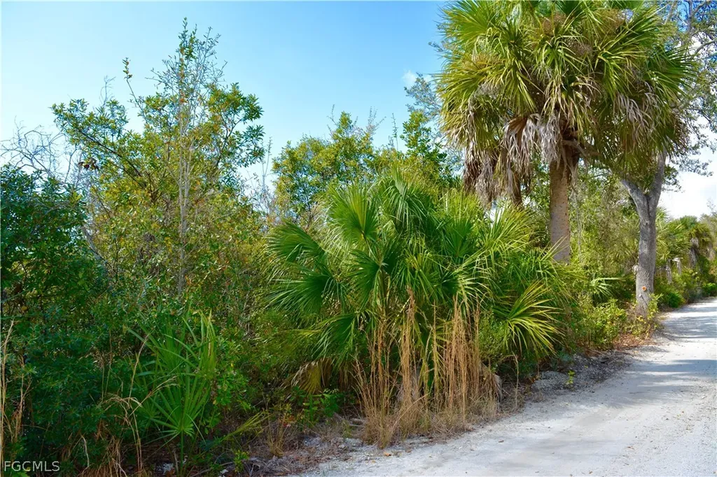 27195 Lowry Avenue Punta Gorda FL 33983