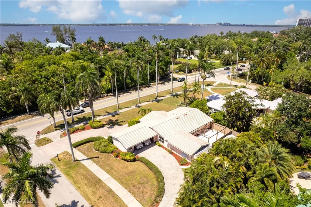 2627 Mcgregor Boulevard Fort Myers FL 33901