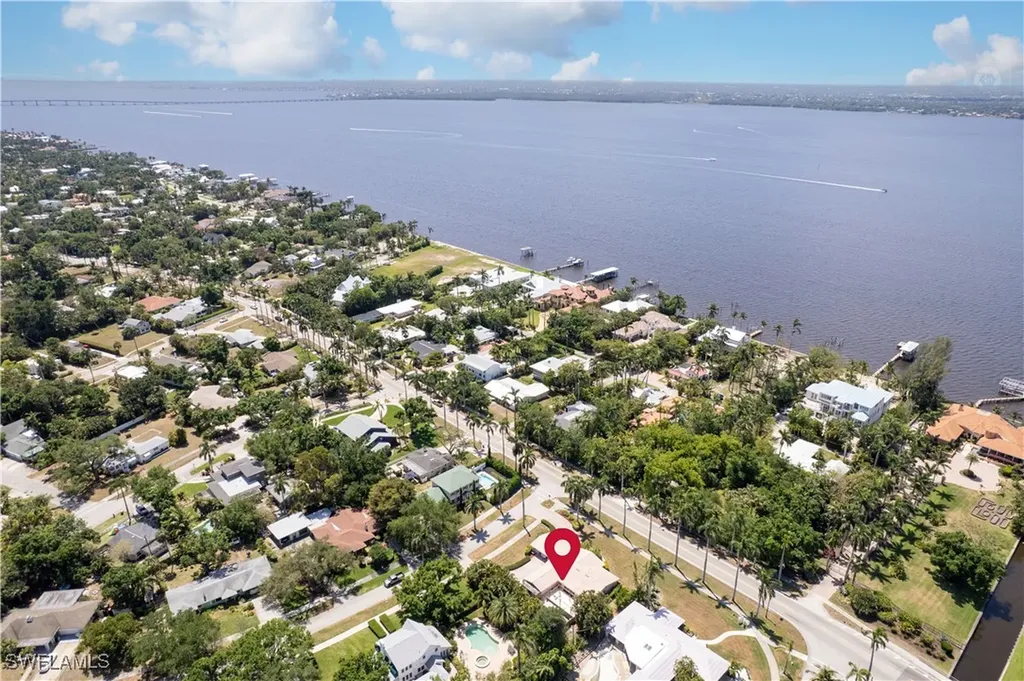 2627 Mcgregor Boulevard Fort Myers FL 33901