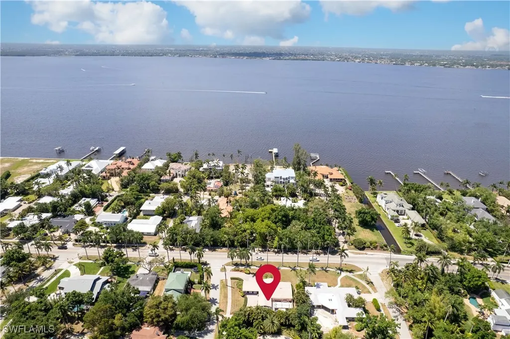 2627 Mcgregor Boulevard Fort Myers FL 33901