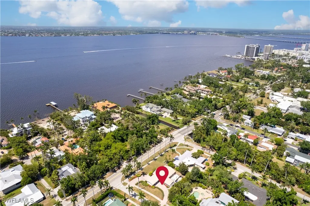 2627 Mcgregor Boulevard Fort Myers FL 33901
