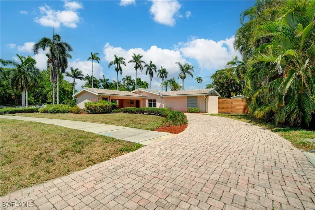 2627 Mcgregor Boulevard Fort Myers FL 33901