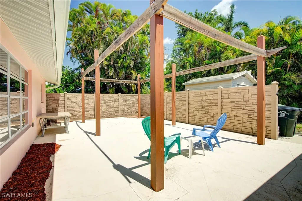 2627 Mcgregor Boulevard Fort Myers FL 33901