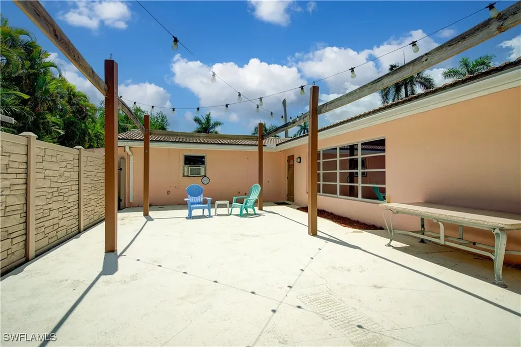 2627 Mcgregor Boulevard Fort Myers FL 33901