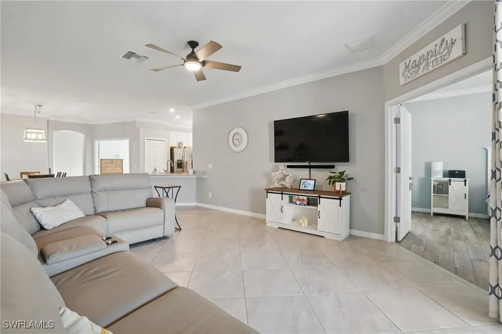 1822 Alameda Drive Naples FL 34120
