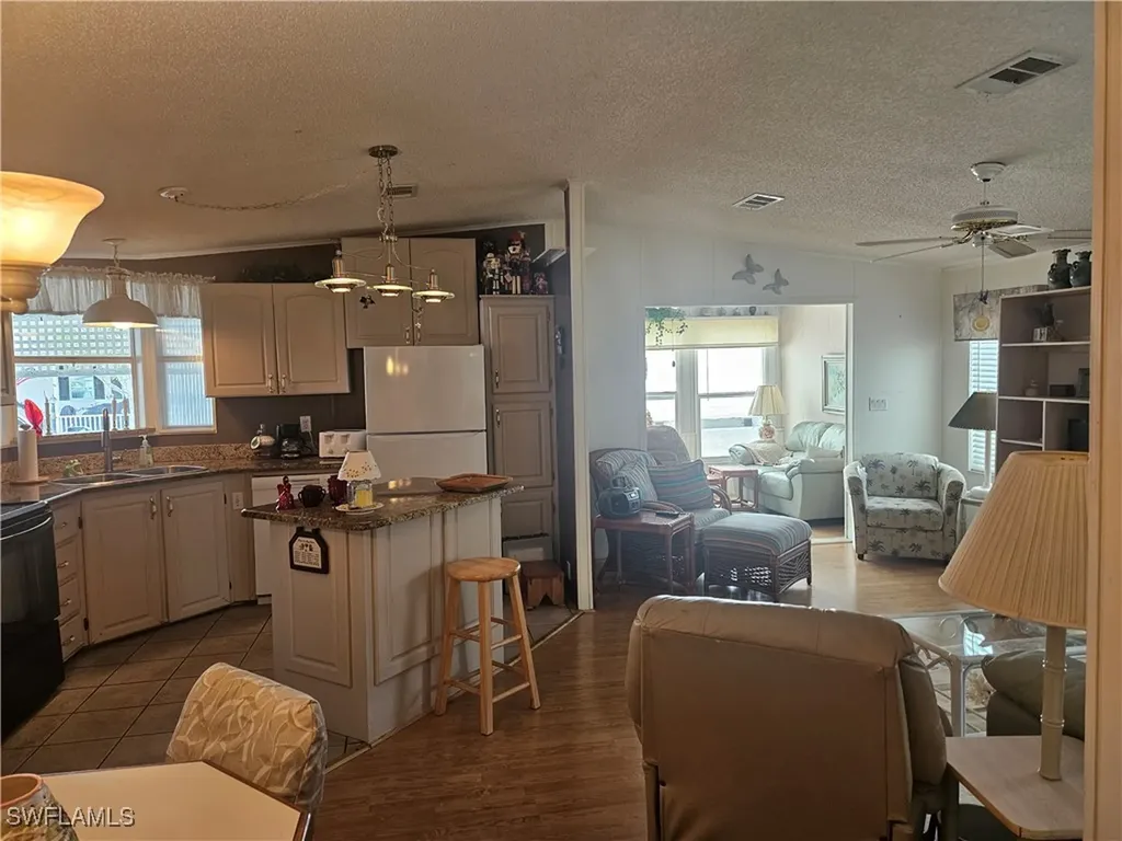 27 Amethyst Avenue Naples FL 34114