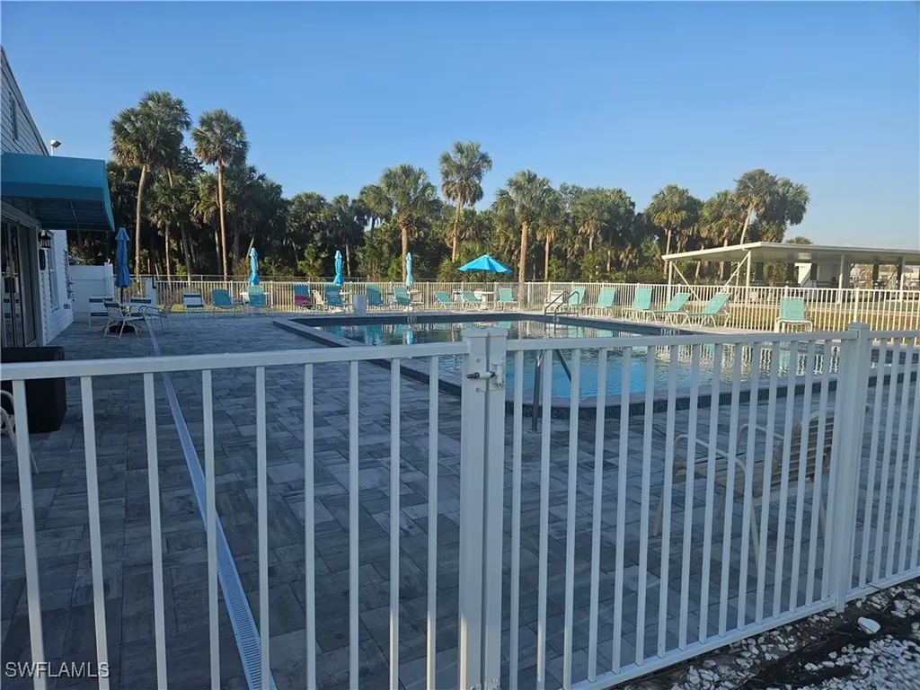 27 Amethyst Avenue Naples FL 34114