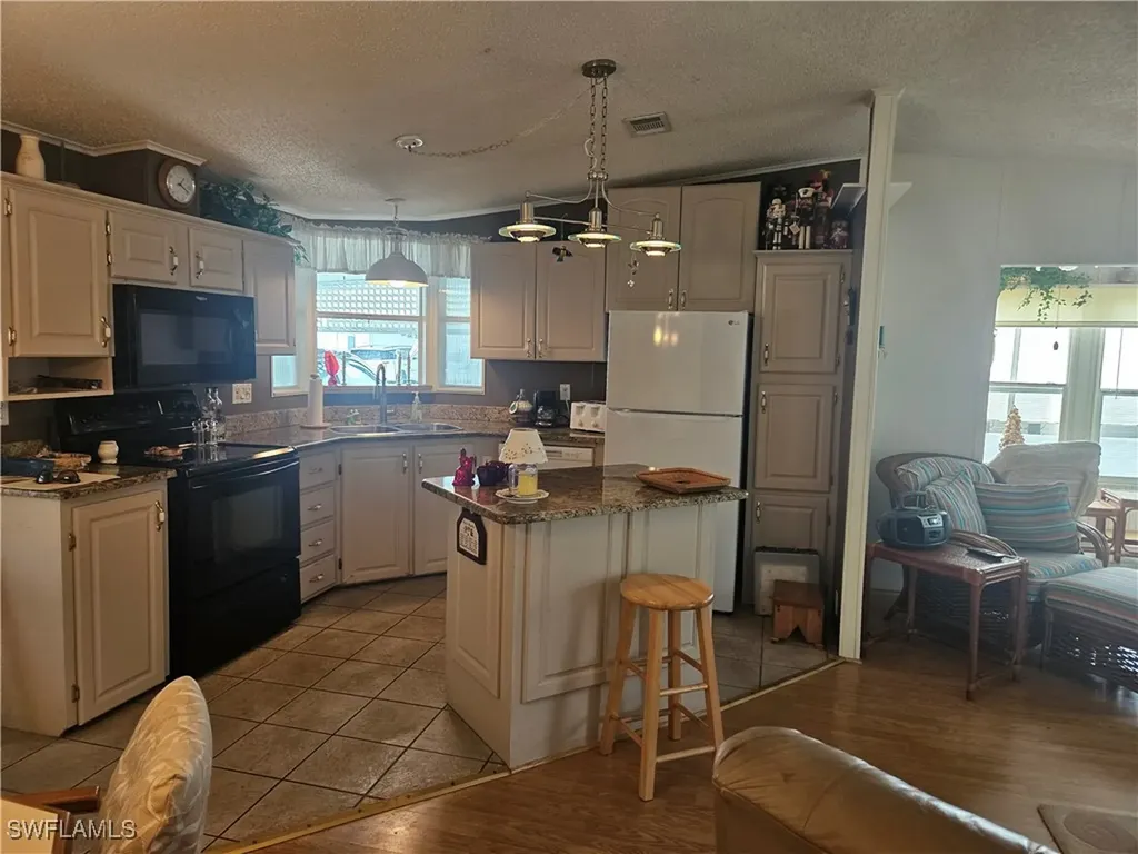 27 Amethyst Avenue Naples FL 34114