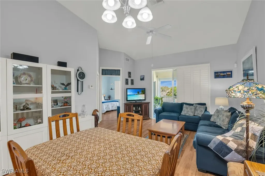 338 Newport Drive Naples FL 34114