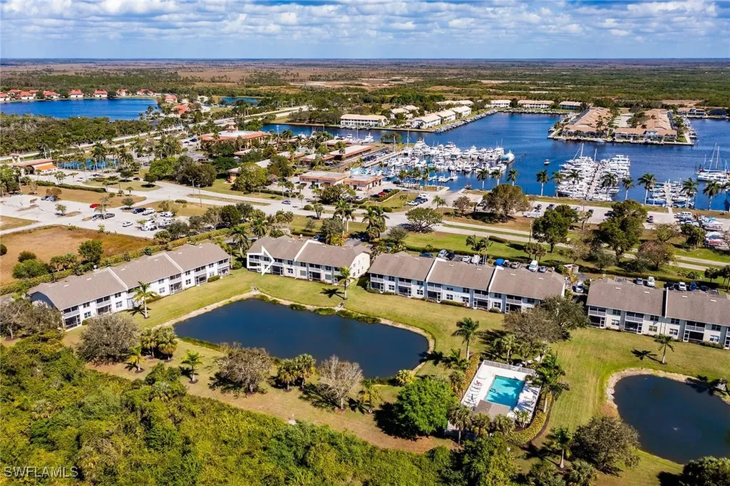 338 Newport Drive Naples FL 34114