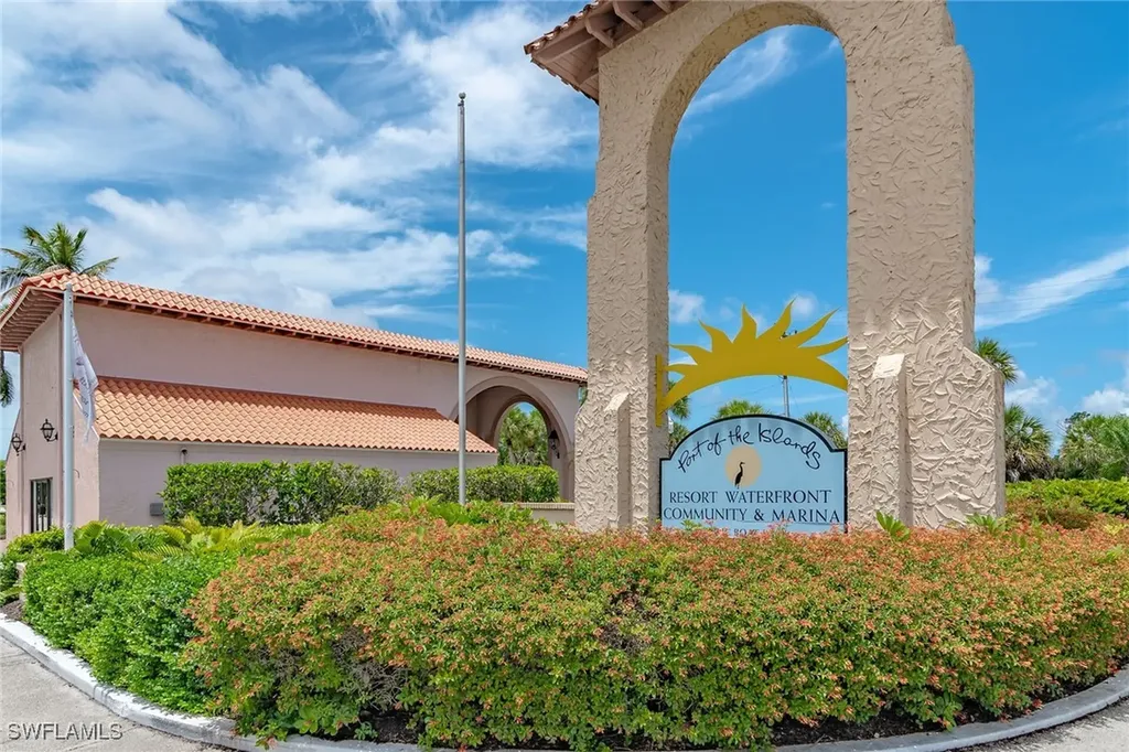 338 Newport Drive Naples FL 34114