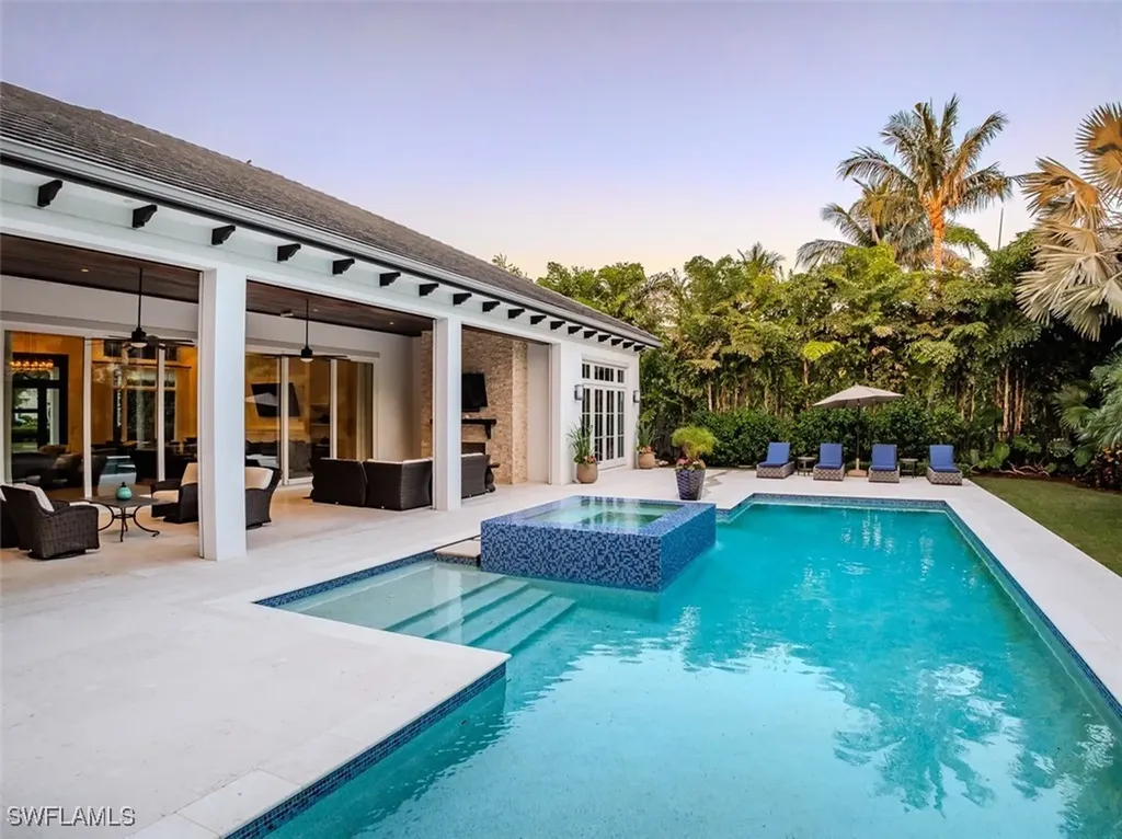 702 Bobwhite Lane Naples FL 34108
