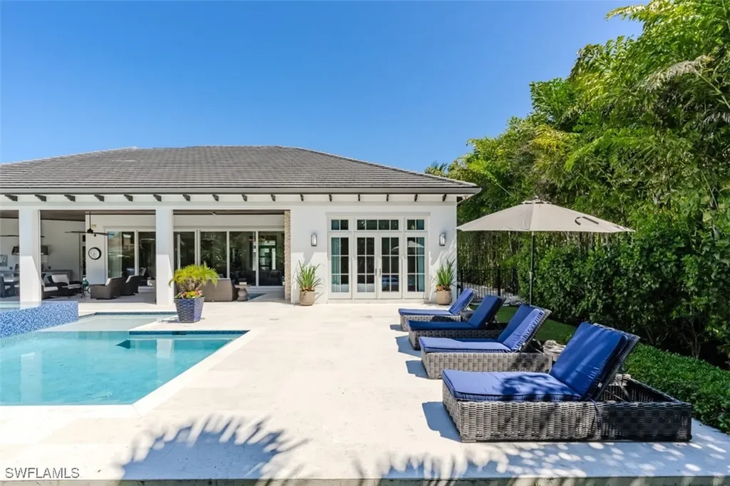702 Bobwhite Lane Naples FL 34108