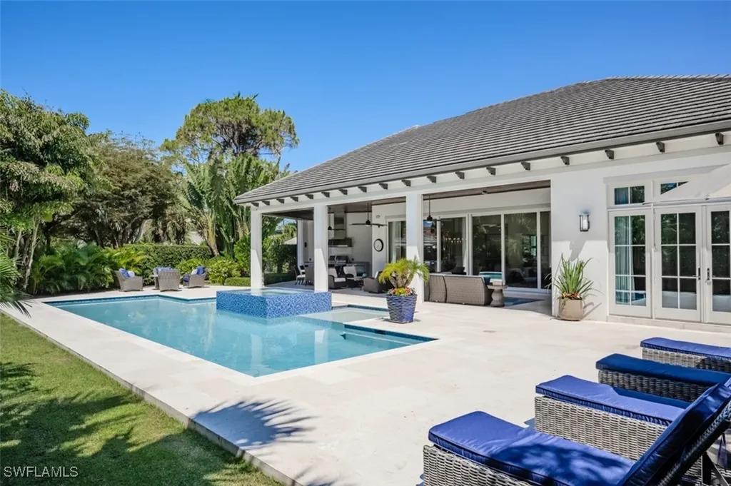 702 Bobwhite Lane Naples FL 34108