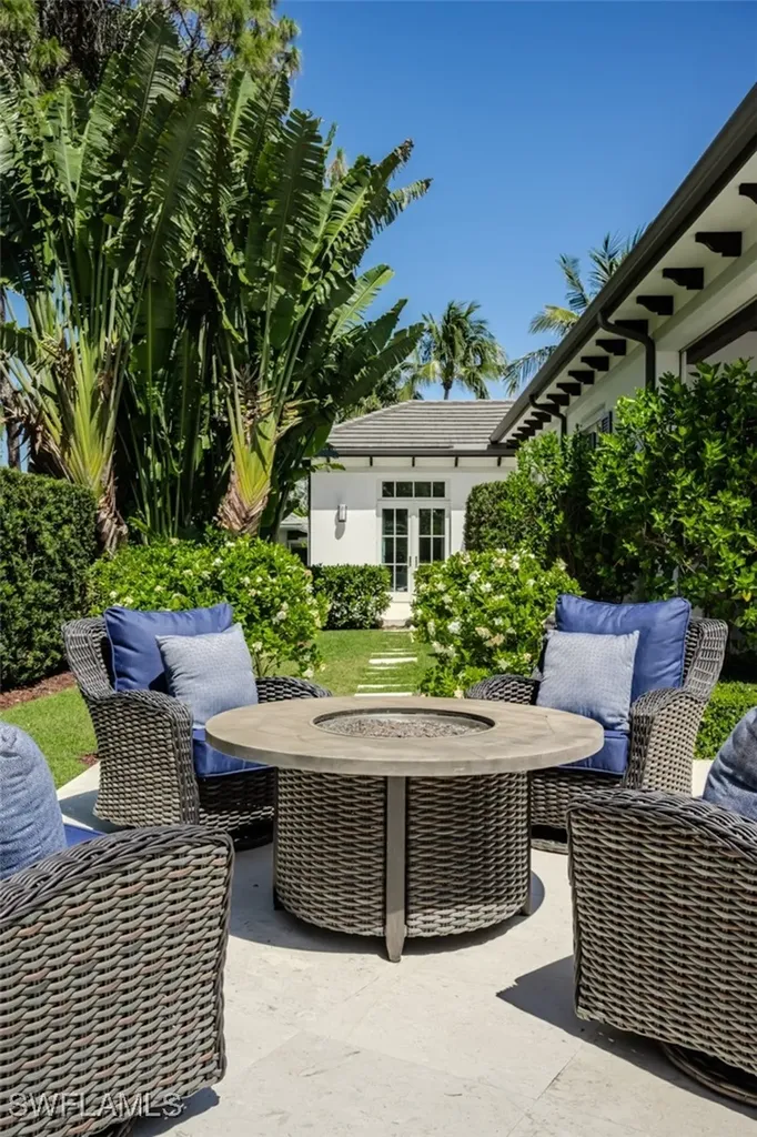 702 Bobwhite Lane Naples FL 34108