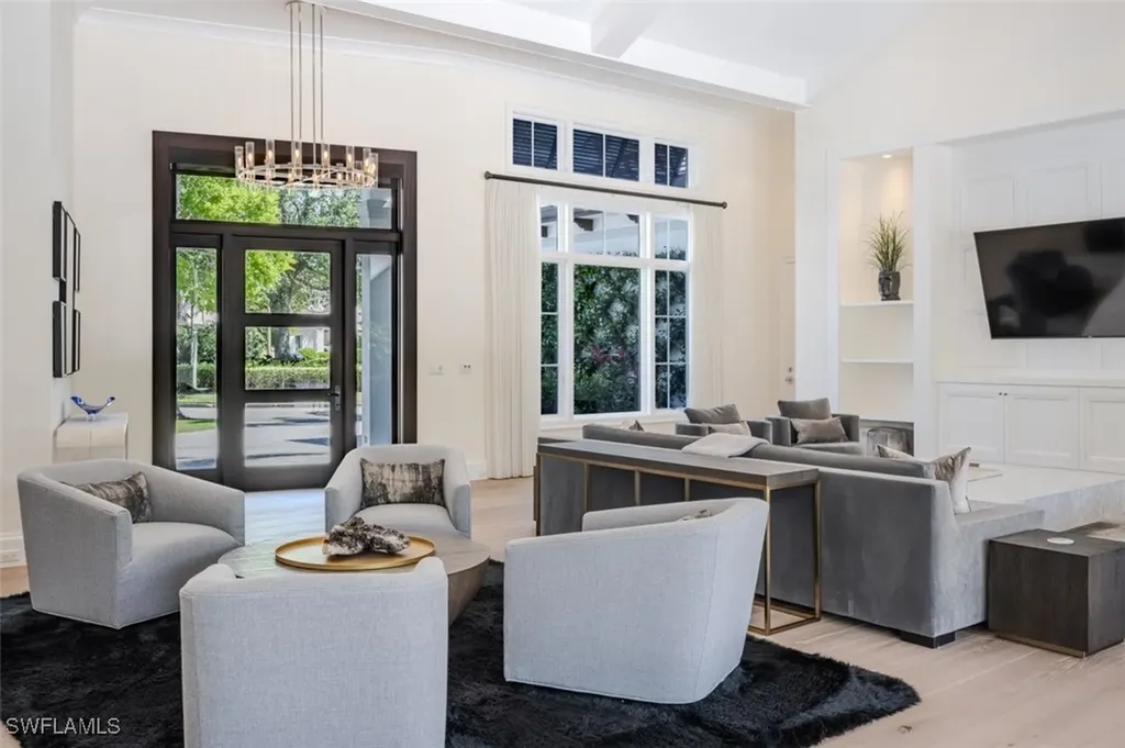 702 Bobwhite Lane Naples FL 34108