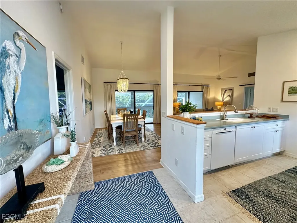 458 Lake Murex Circle Sanibel FL 33957