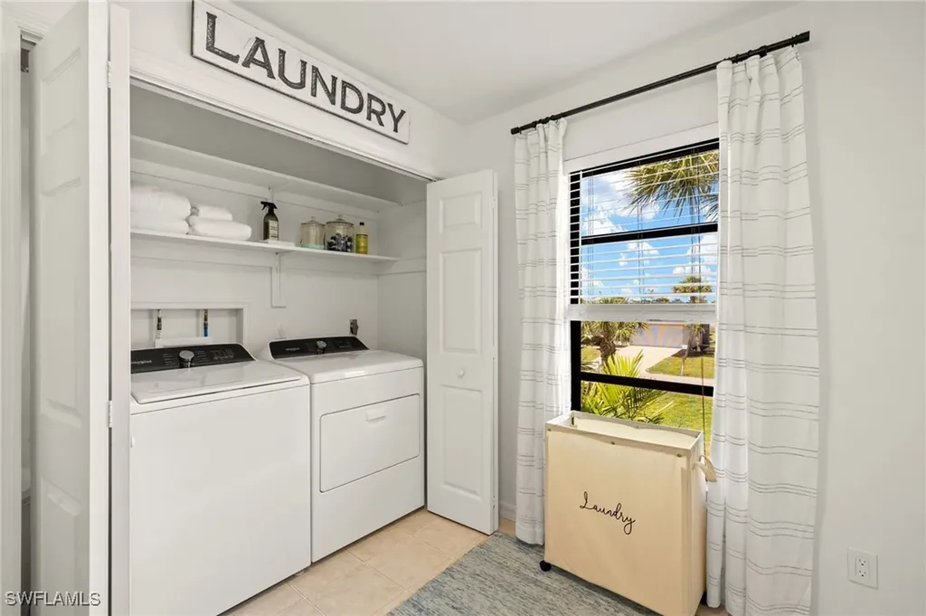 458 Lake Murex Circle Sanibel FL 33957